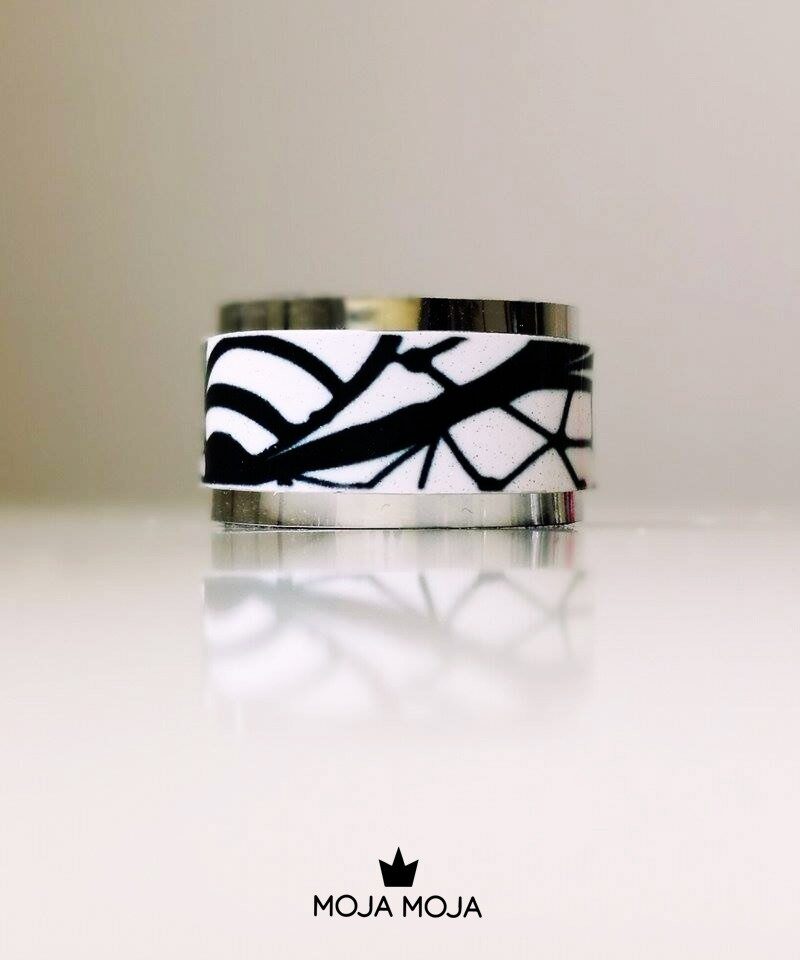Ring Line Lace