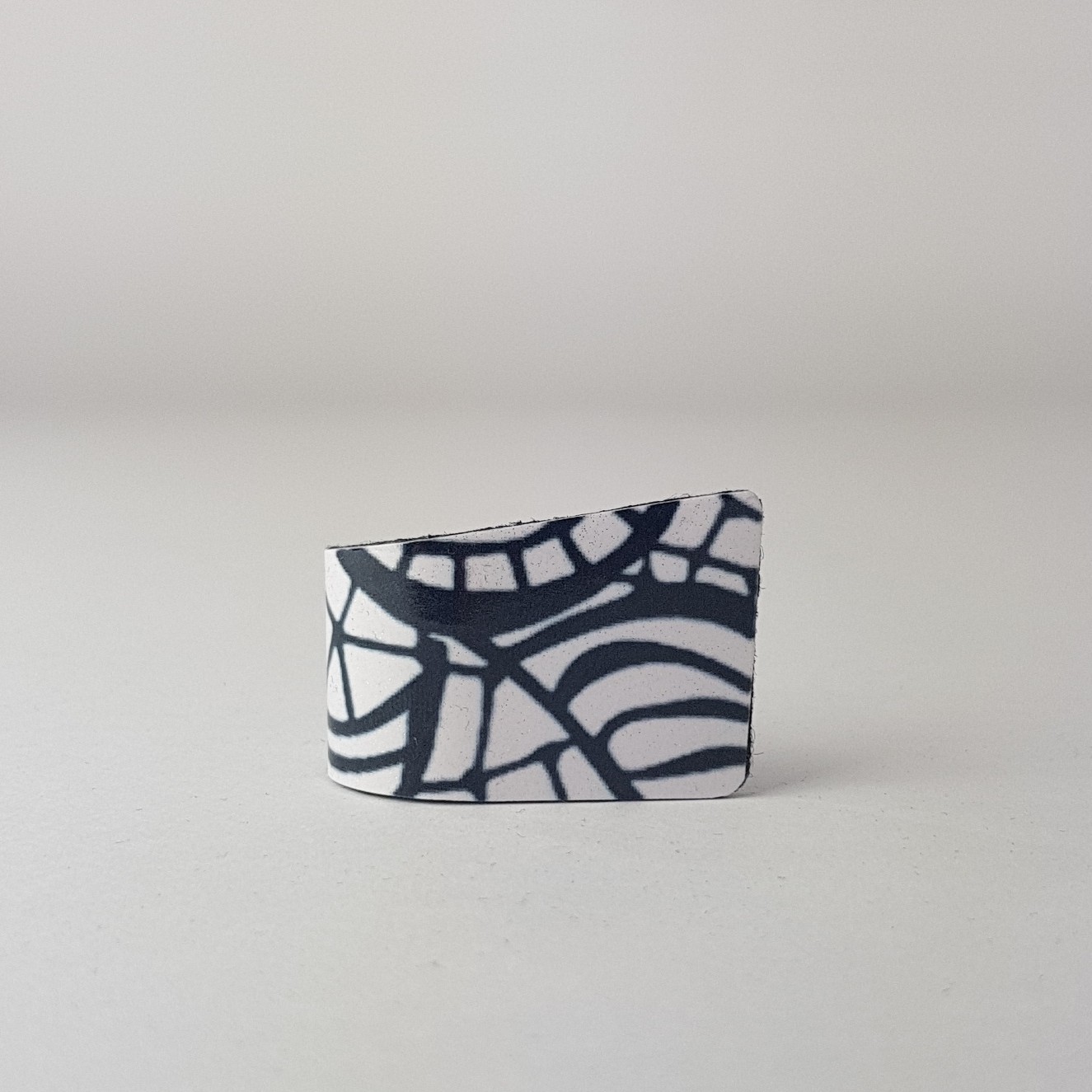 Lace snail ring