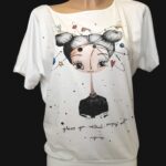 White batwing sleeve shirt Trust the Universe