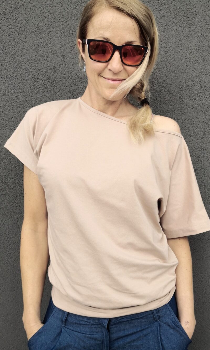 Sandy bat T-shirt
