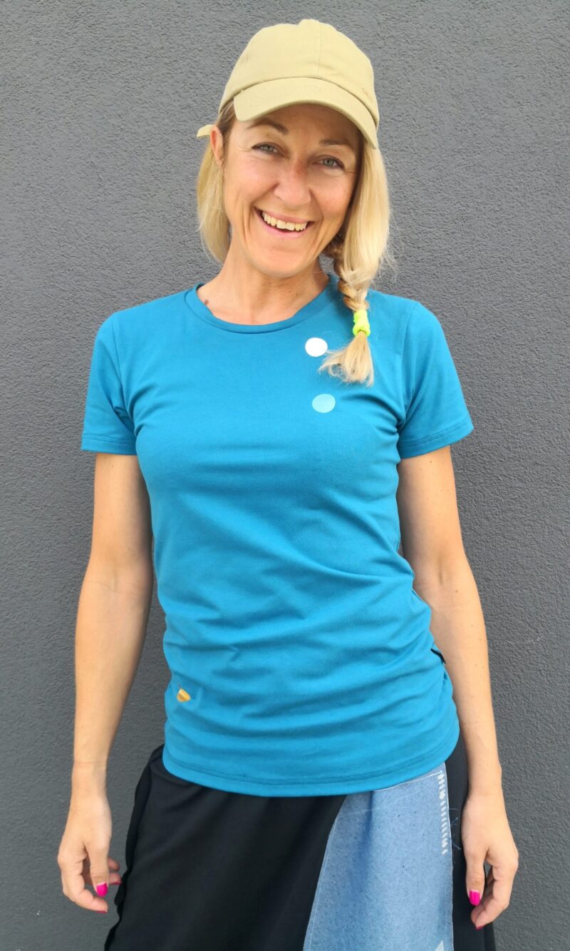 Blue T-shirt Runaway Dots