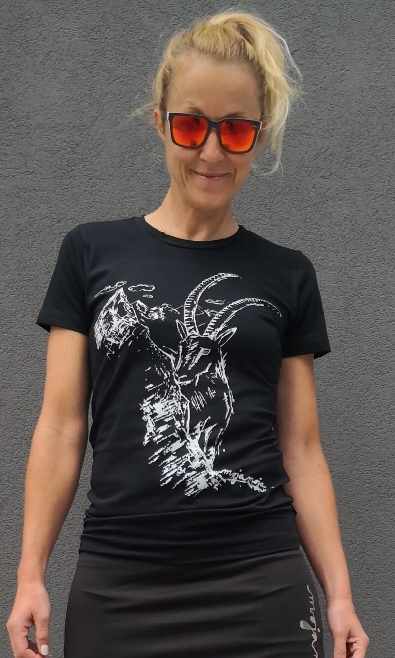 Women's black Capricorn T-shirt