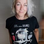 Oversized black Life balance T-shirt