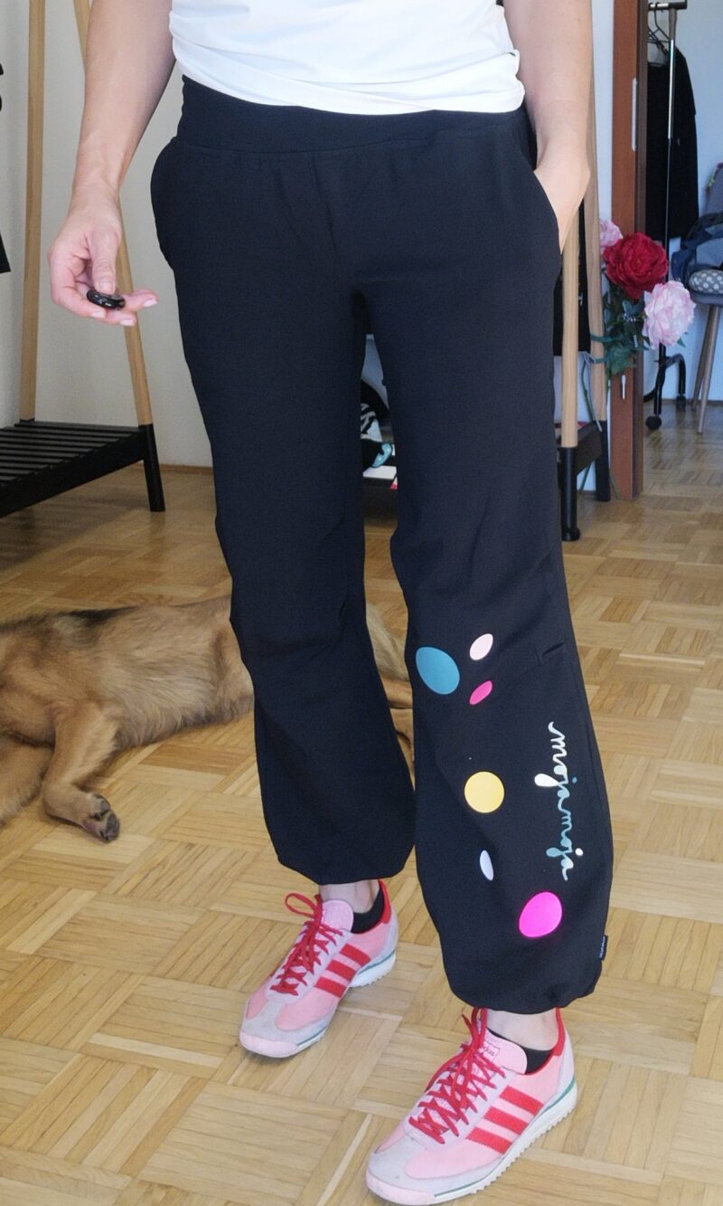 Popikane črne hlače 