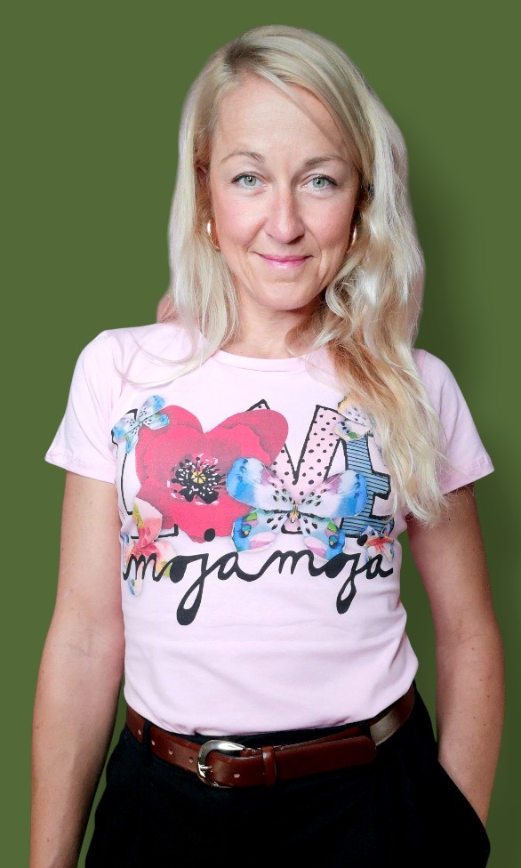 Pink LOVE T-shirt for women