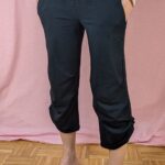 Black capri pants