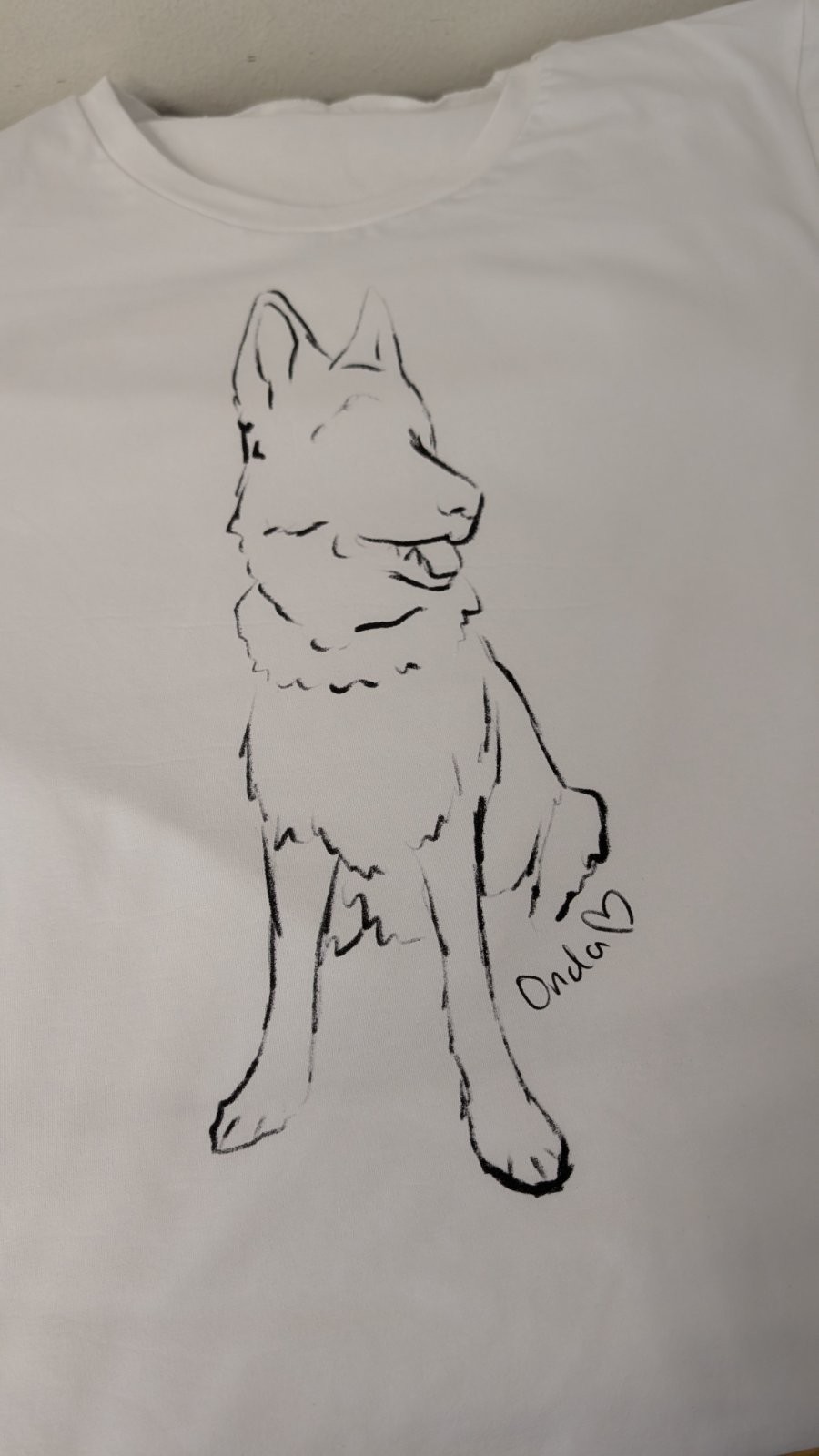 T-shirt with a sketch of your pet